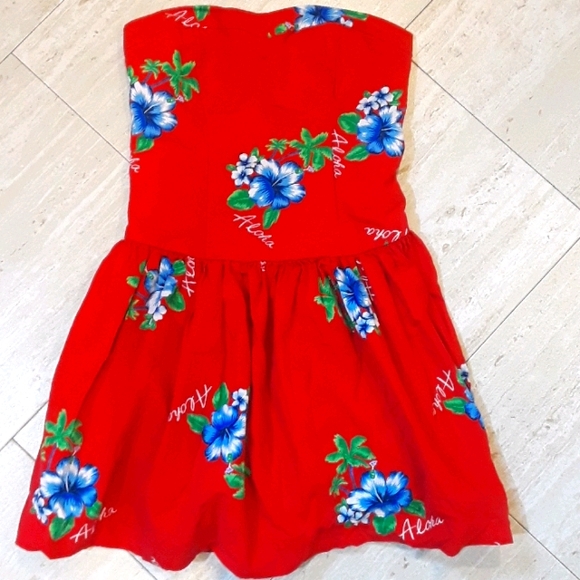 Hollister Dresses & Skirts - Hollister Aloha Strapless Dress